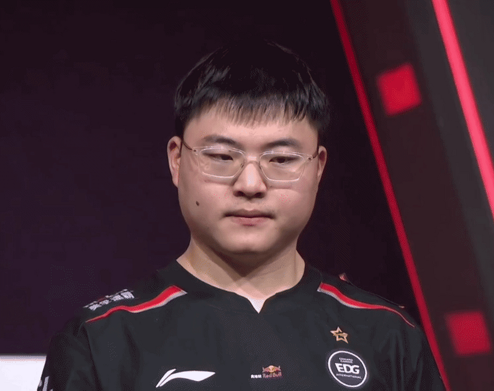 老岳:edg打omg六四开,aki是最好突破的点,他迷茫才是致胜的法宝  edg