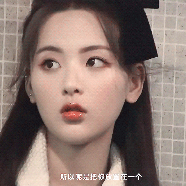 杨超越:锦鲤体质的国民妹妹,娇俏可爱