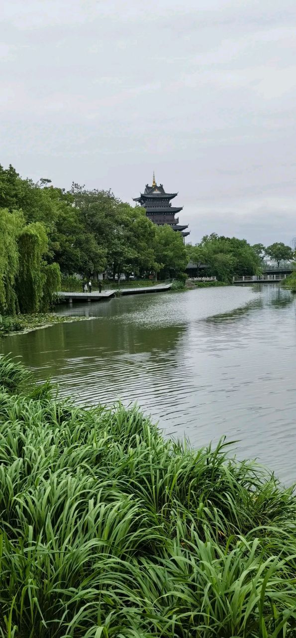 人与人之间,最大的吸引力,不是你的容颜,财富和才华,而是你传递给对方