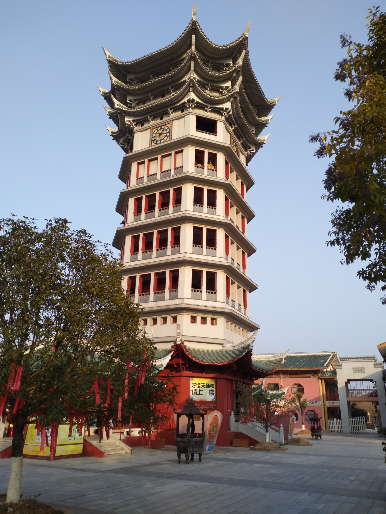 龙虎山古越水街