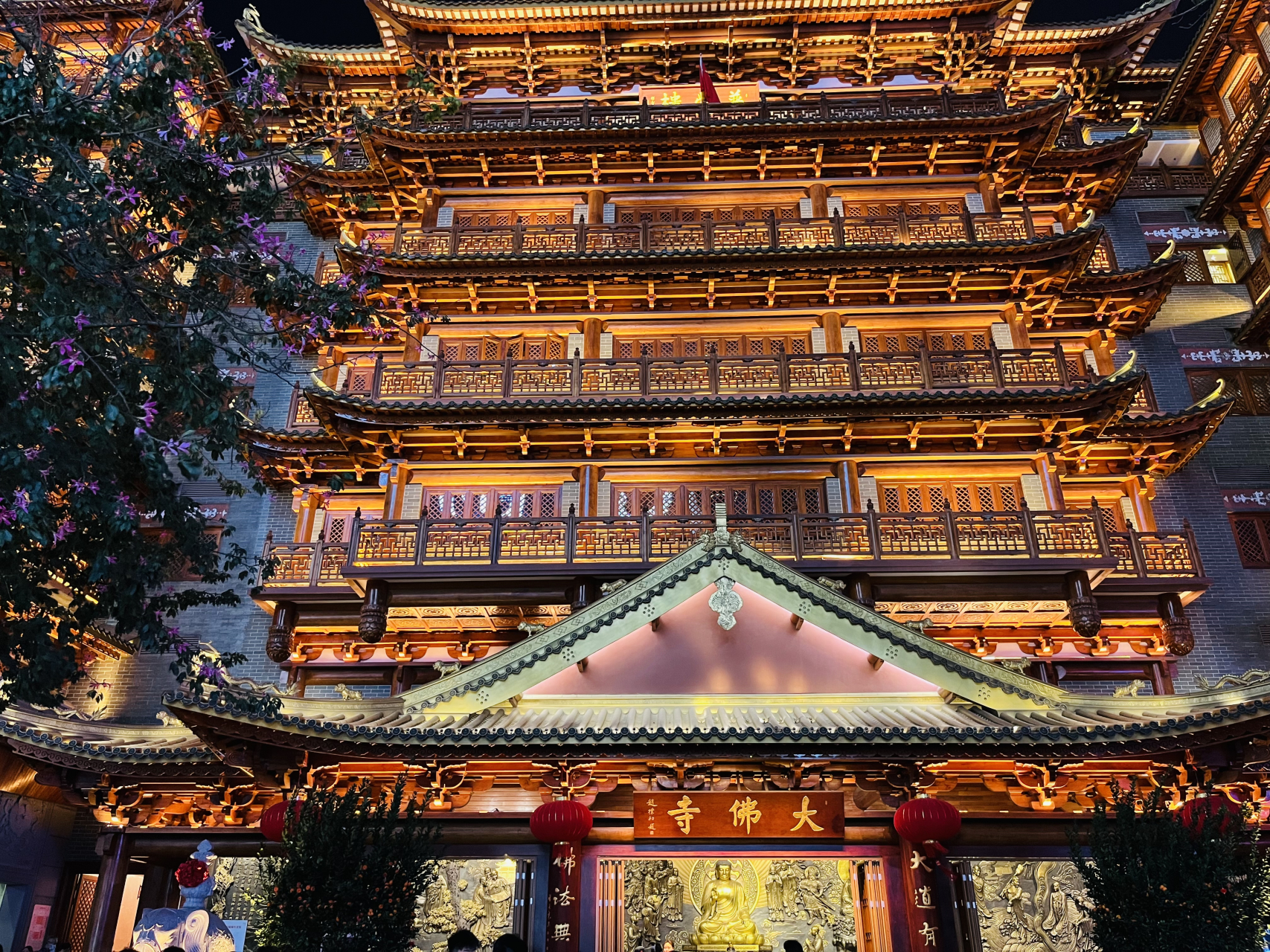 广州大佛寺打卡. 忙碌了一个礼拜,今天终于忙里偷闲来到这个地方.