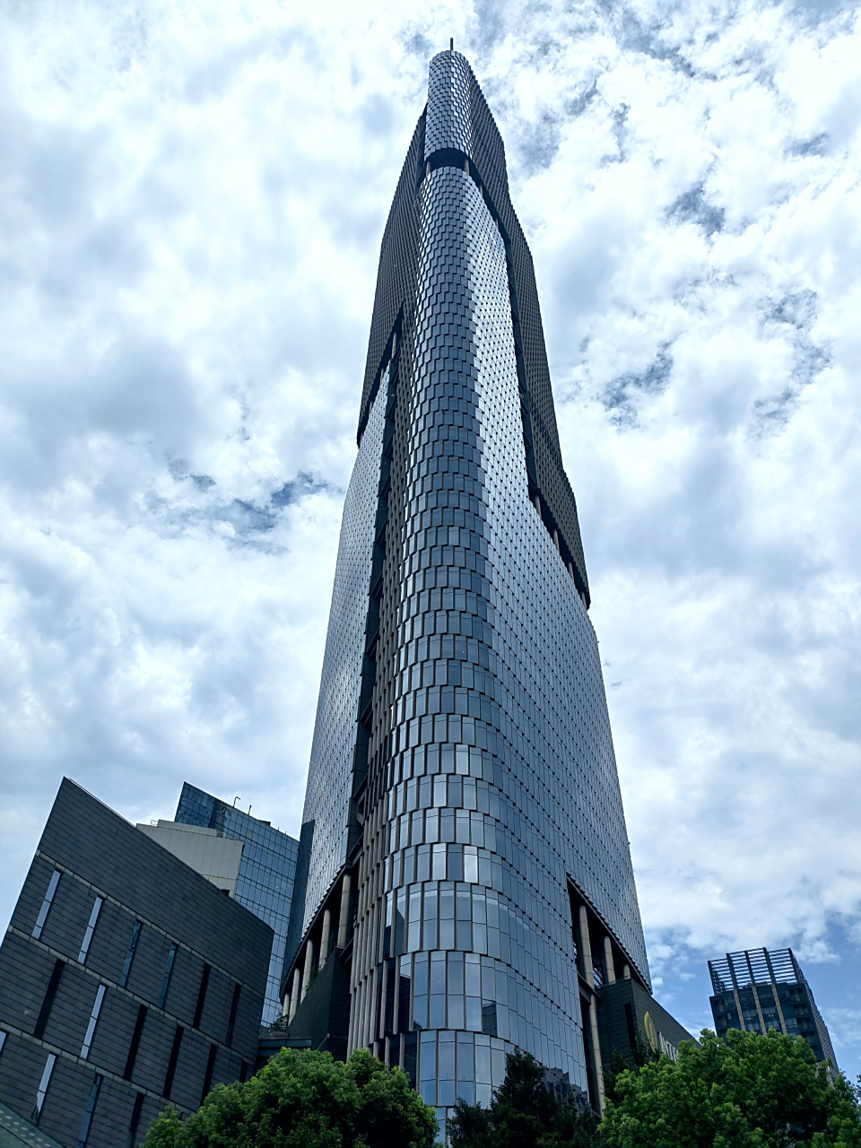 全国十大高楼之一的南京紫峰大厦,它曾获中国建筑学会优秀建筑结构