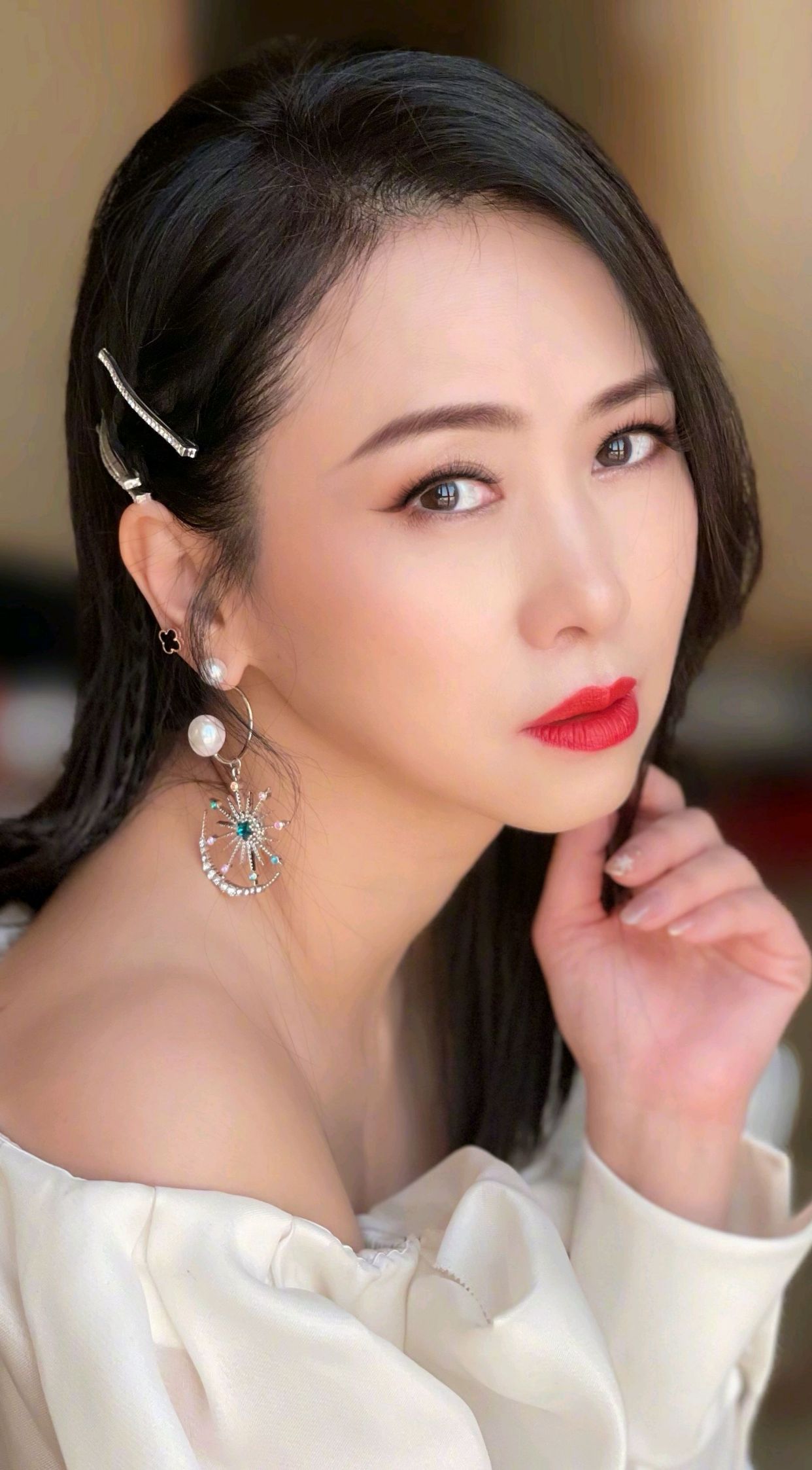 翁虹高清写真图集,美人迟暮,风韵犹存