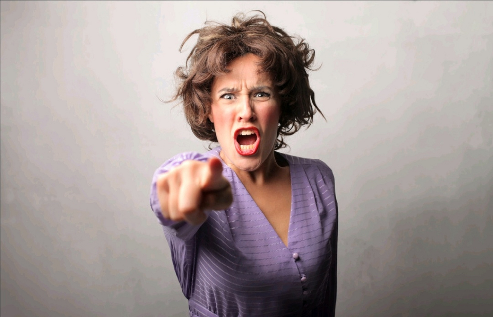 莫言说,你细心观察一下你的身边人,凡是动不动就生气的人,没有一个是