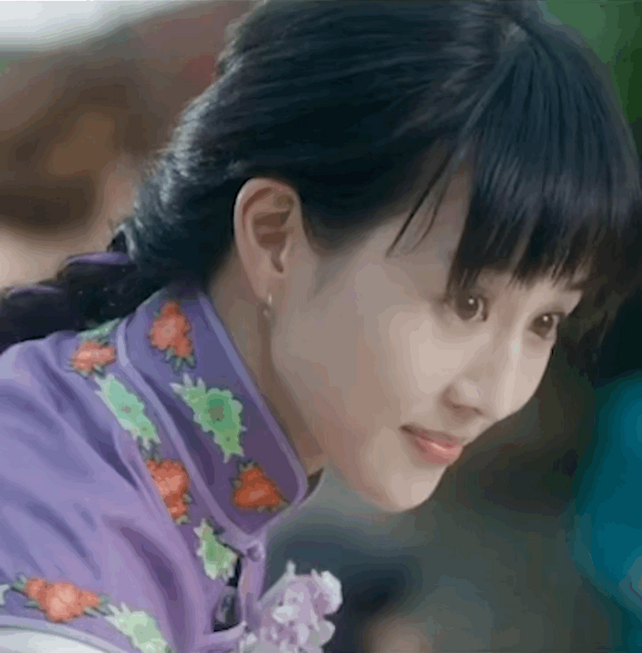 在原著中,张钧甯饰演的睨儿,是太太手下第一得力干将,最机灵的女仆