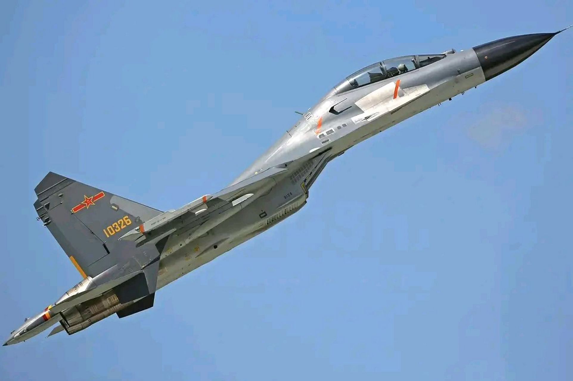 歼-11b "应龙",北约代号为"中国侧卫"  中国第三代重型战斗机歼-11b"