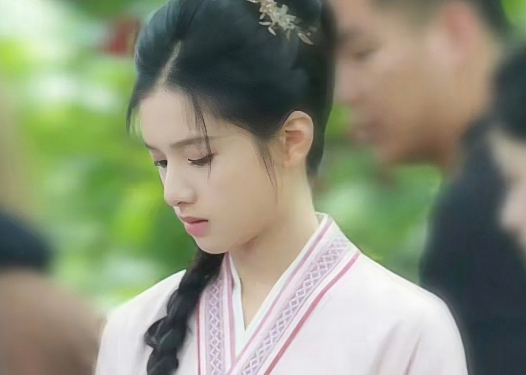 张婧仪首个古装角色,是和胡一天合作的惜花芷,你觉得有古风气质吗