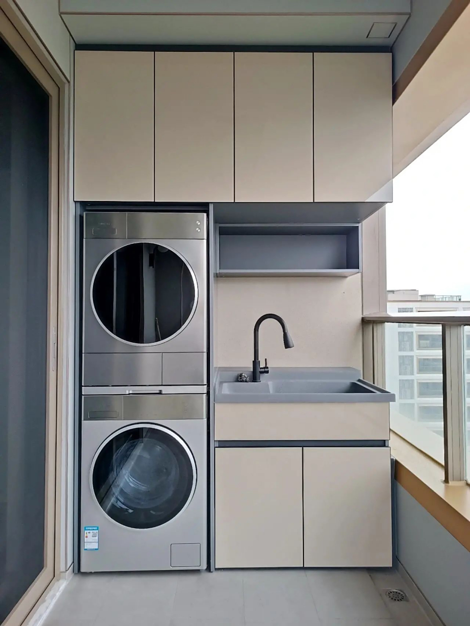 全铝合金材质的洗衣机柜装修落,美观实用,防水防晒!