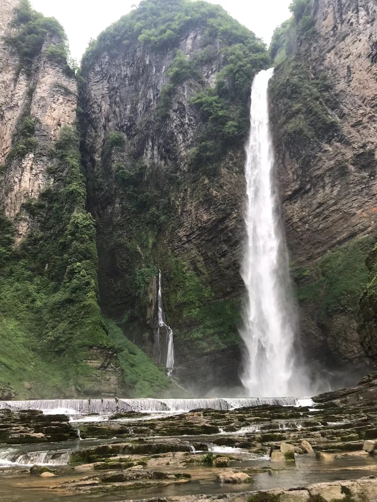 尖朵朵瀑布是一个没有商业发展的自然景点