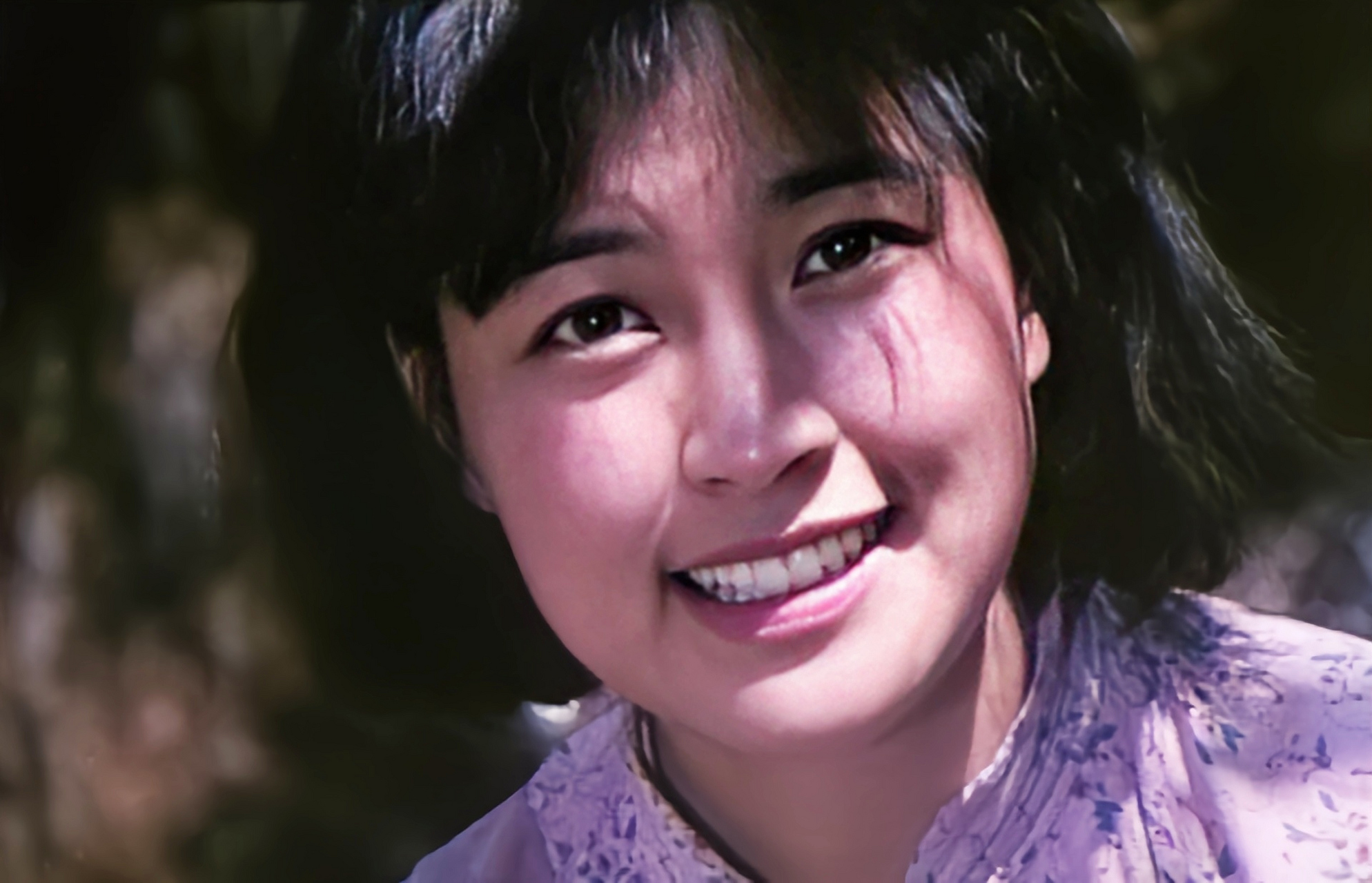 电影《小花》经典好看,唐国强演的哥哥赵永生与两位"小花"妹妹的