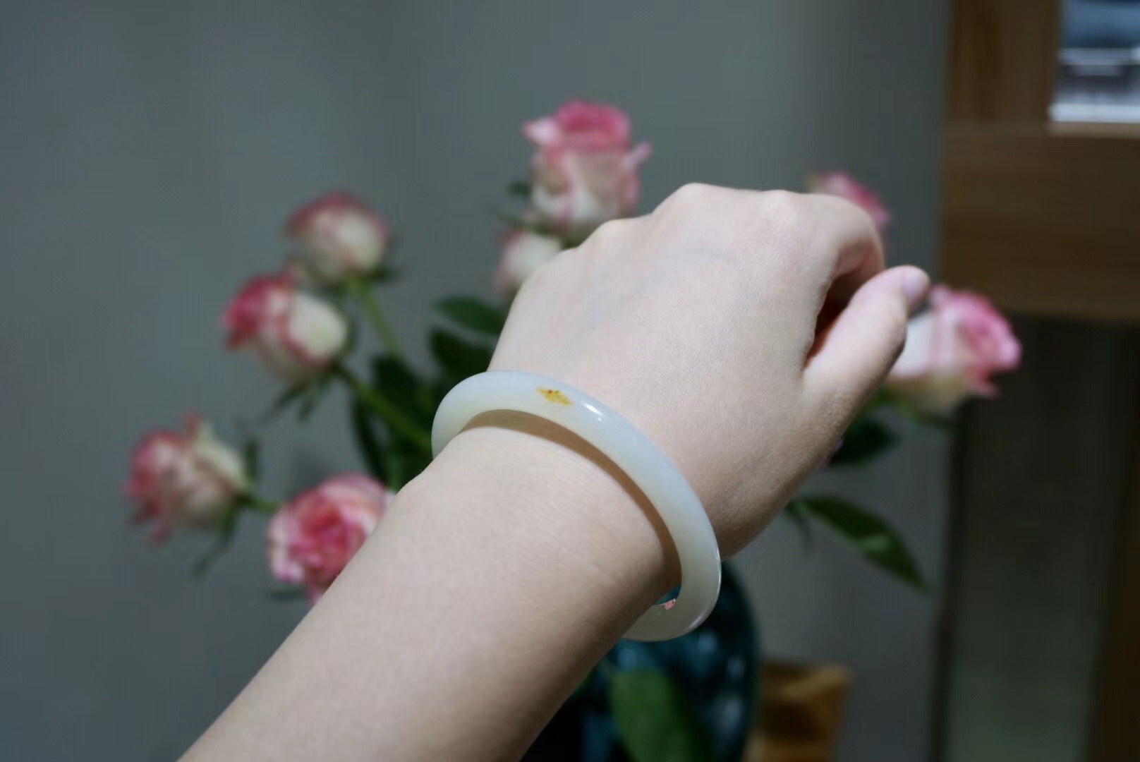 精细唯美的玉镯!