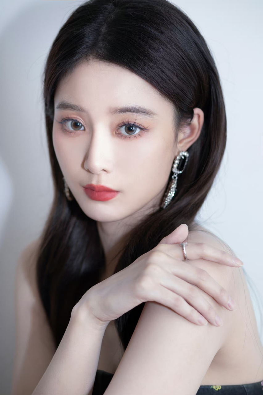 徐艺洋# 清纯妩媚,唯美浪漫