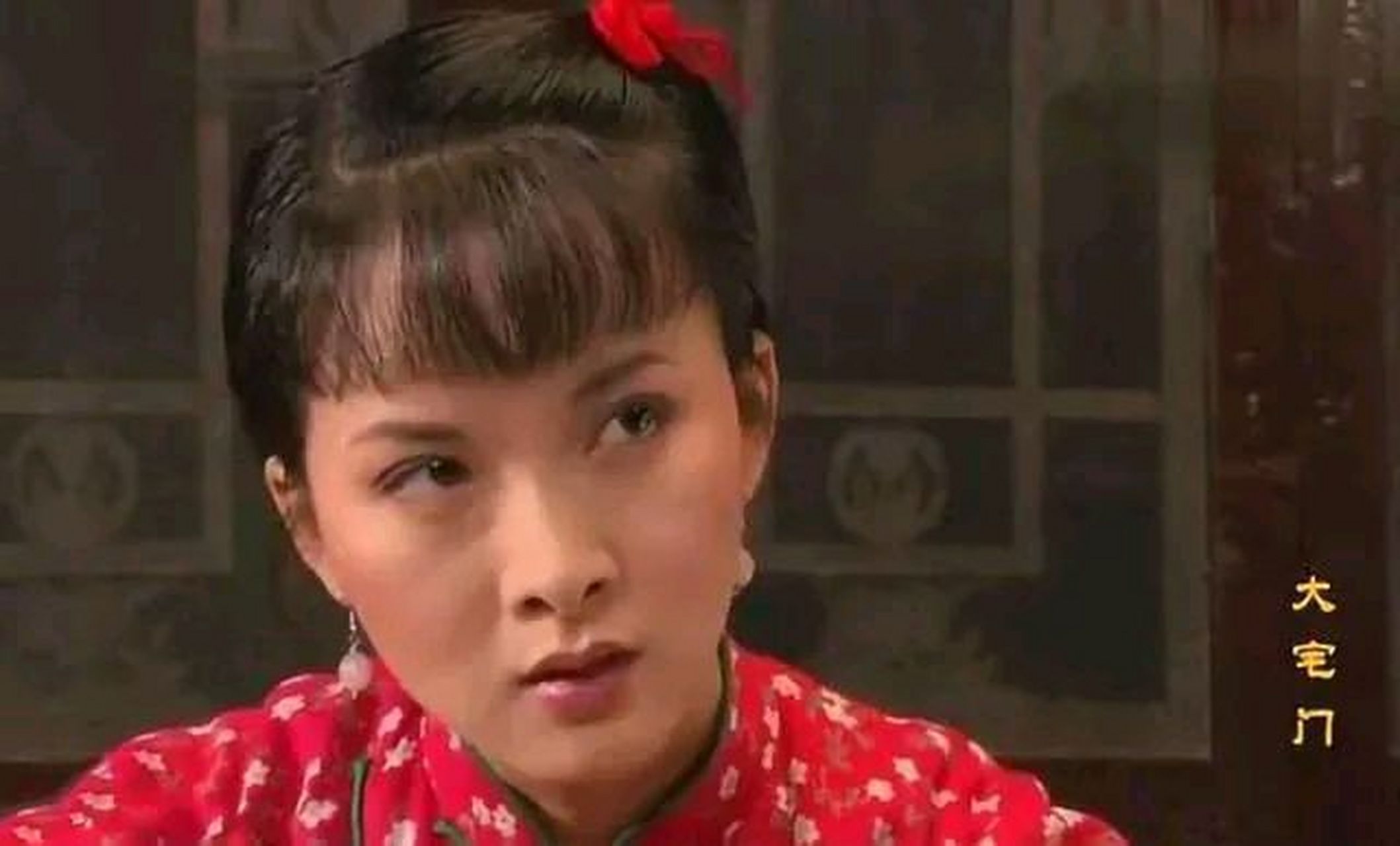 为什么大宅门第二部江珊代替了谢兰.