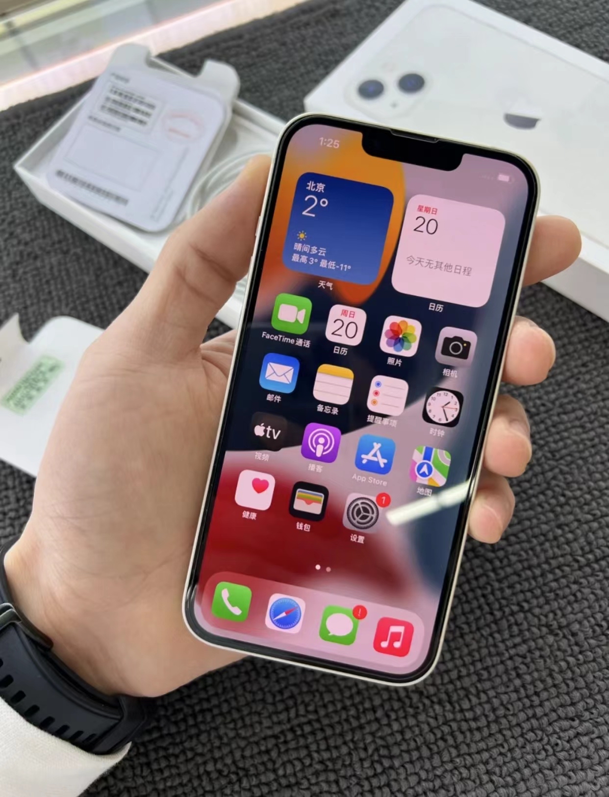 2800出苹果13白色国行原装无拆修成色98新