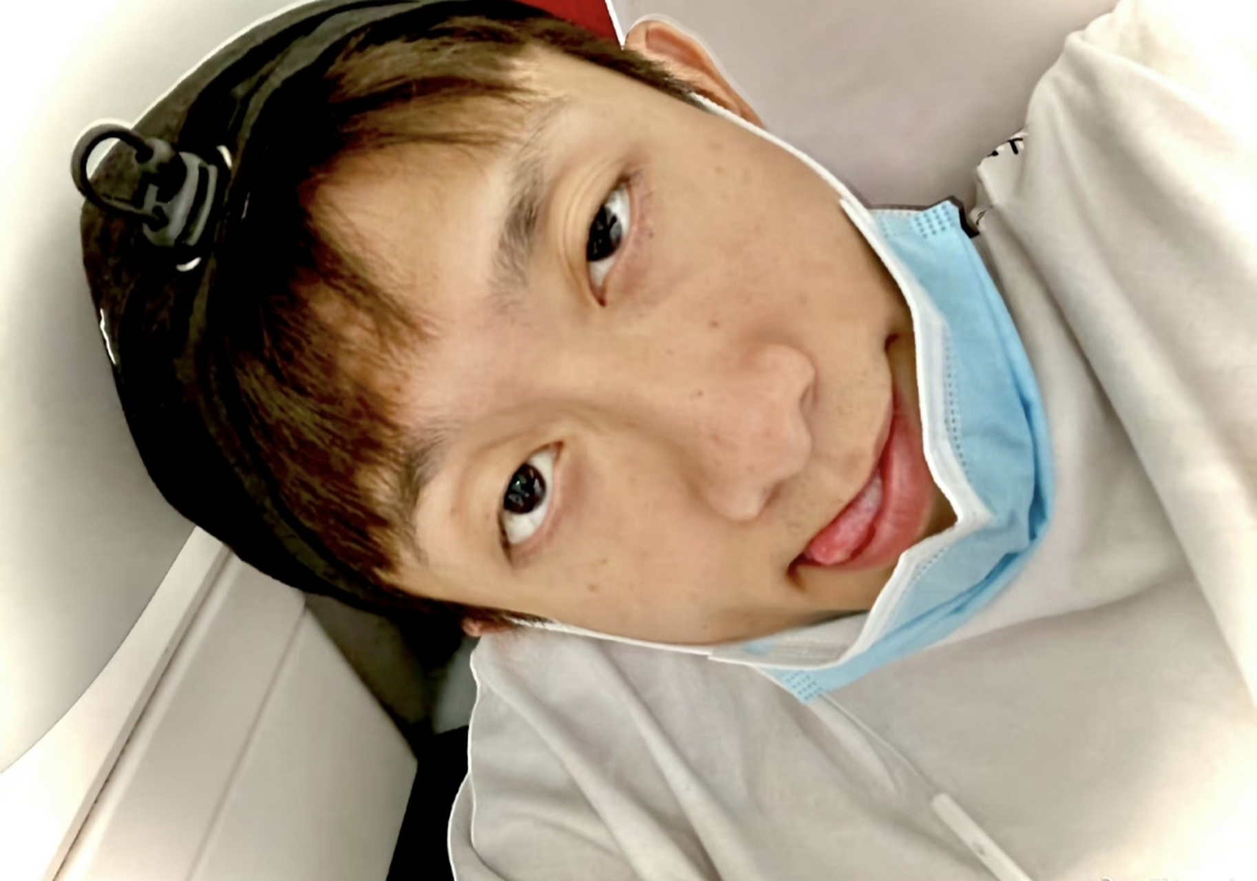 张一山自己发的纯素颜无美颜无滤镜这可以吧!