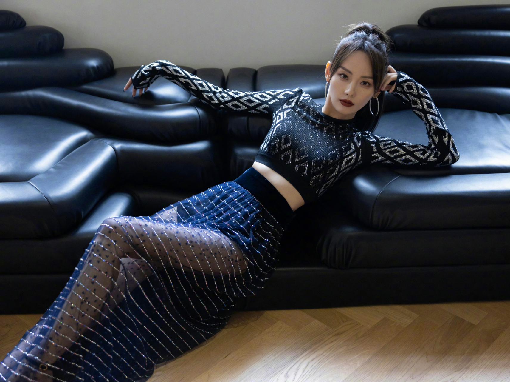 张嘉倪这套穿搭真美,也很显身材.#九月动态激励计划