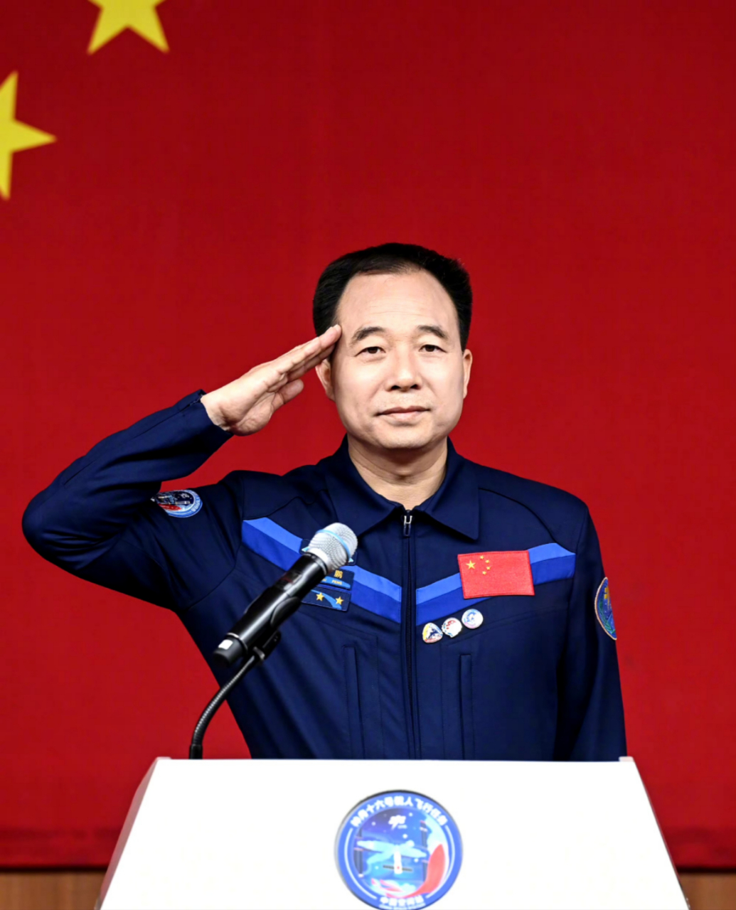 朝发夕至,上午还在地球喝早茶,下午就已经到了太空