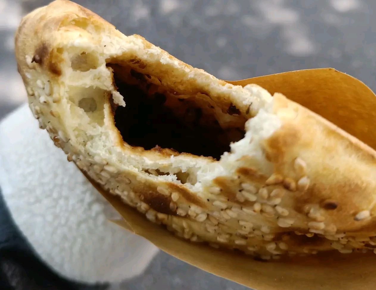 宁波最正宗的"烧饼",5元一个,一天卖800多个,刚出摊就排队