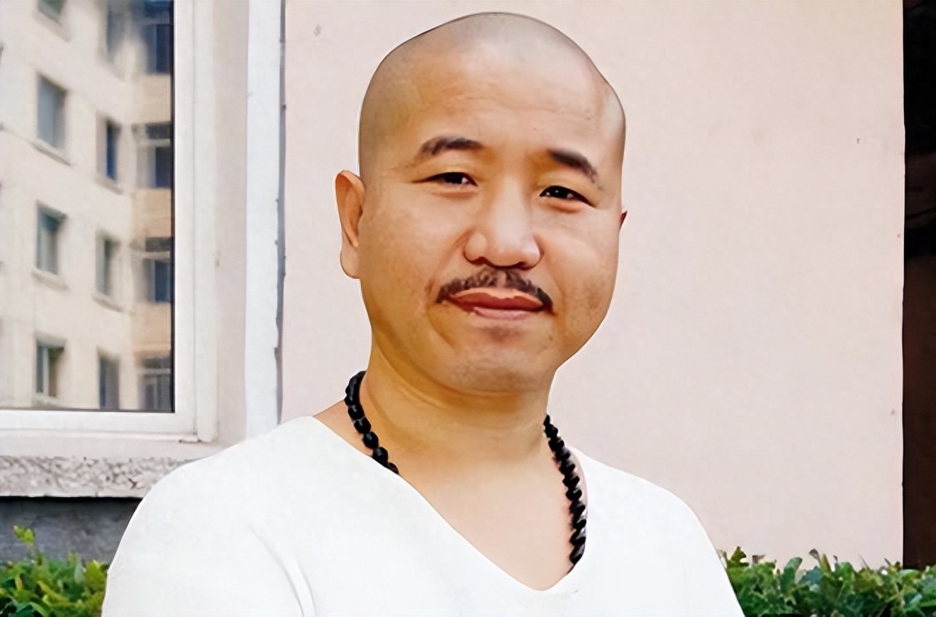 王小利回应,我不是那个"刘能",明明还活着,你们别哭错人好吧