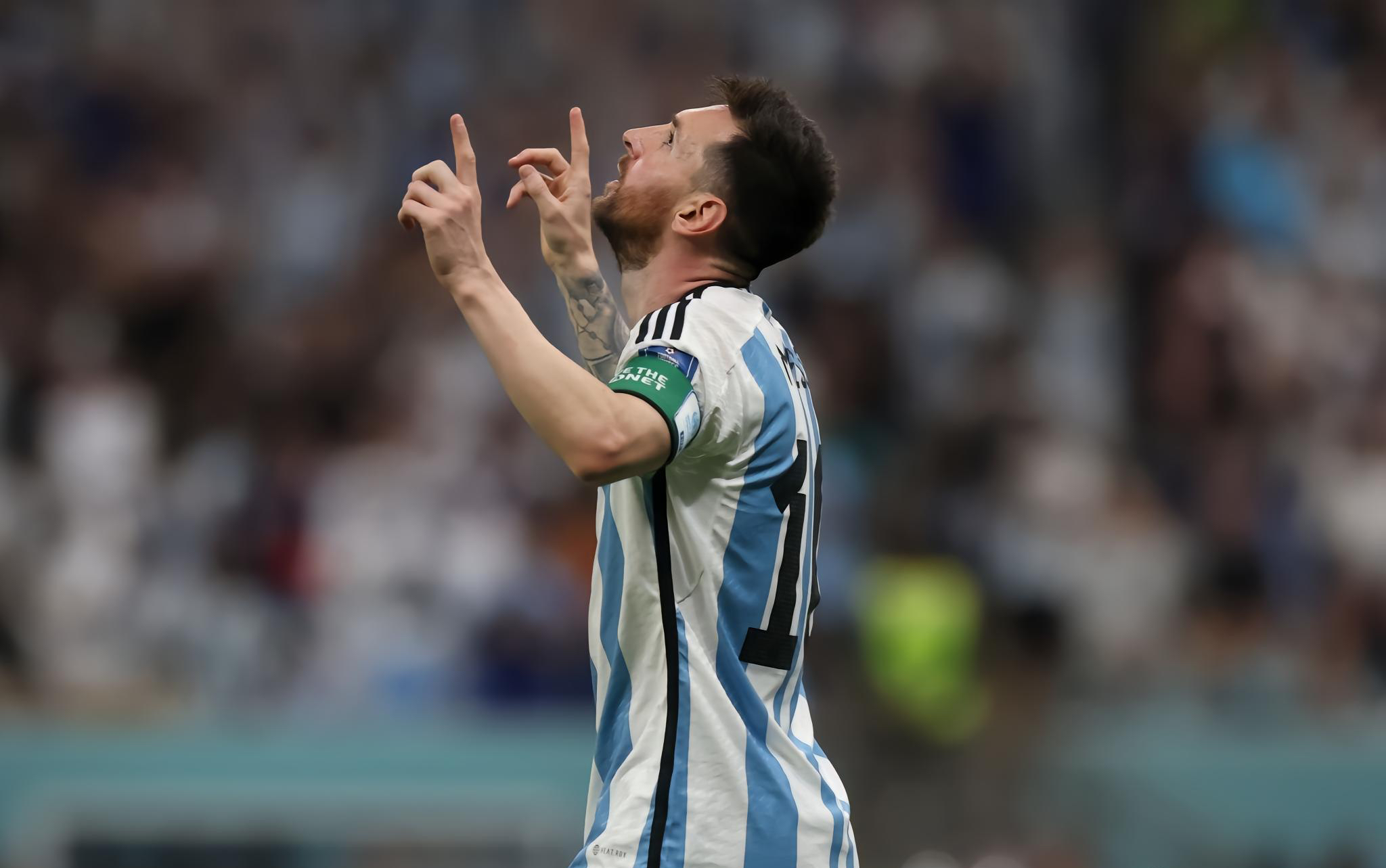 2016年梅西退出国家队时,恩佐曾经发长文挽留