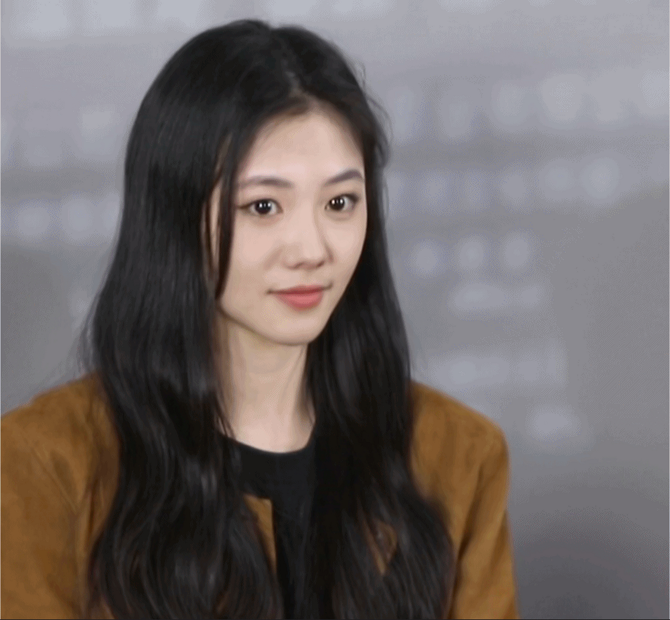 娱评大赏#刘浩存泪洒《龙马精神》首映礼,成龙很尴尬!