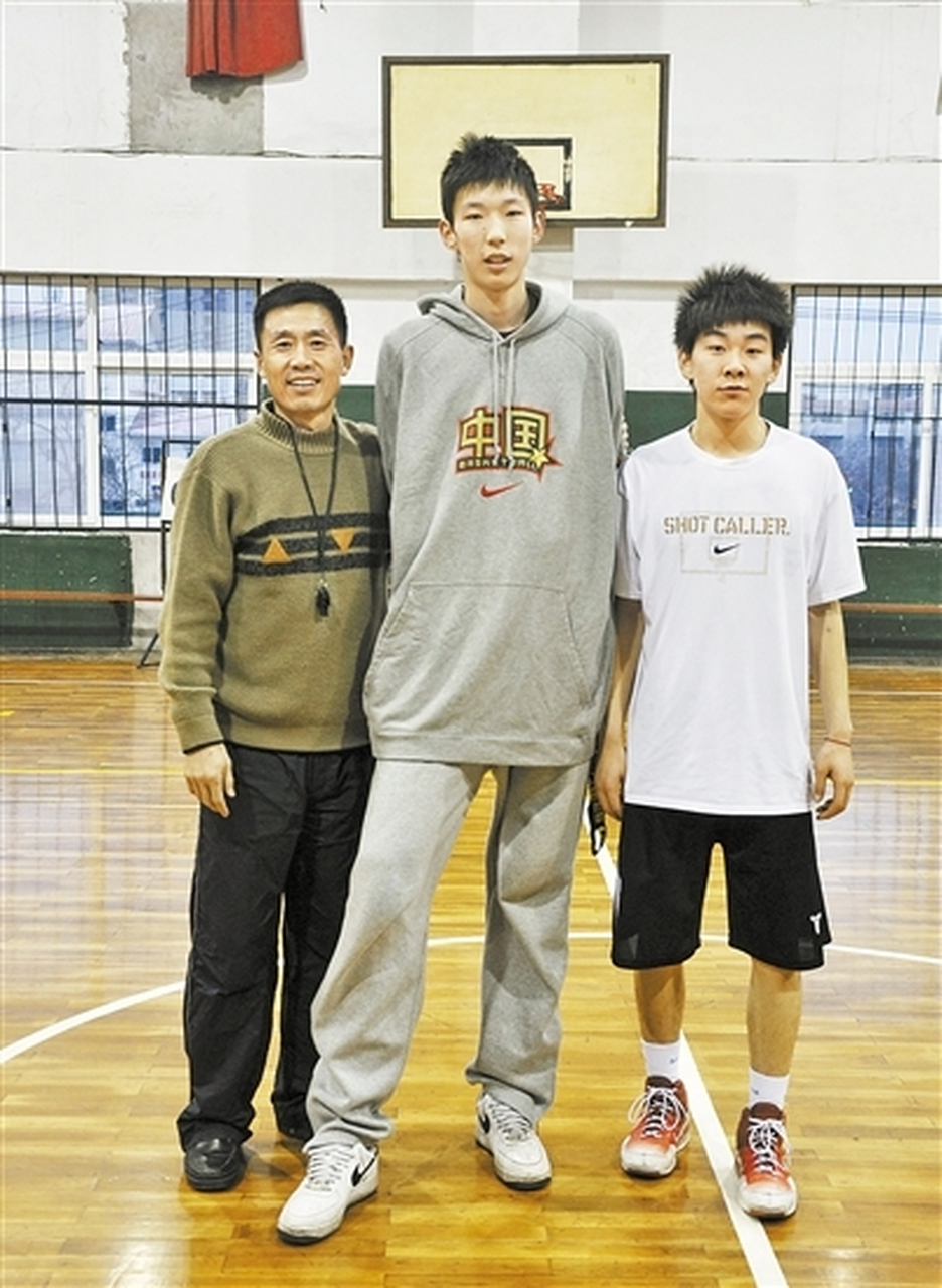 年少时的周琦,不得不说,高实在是高! #cba