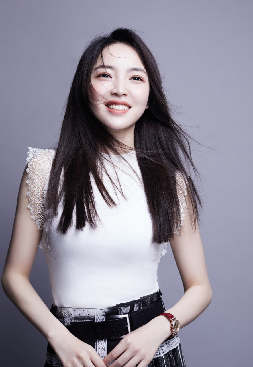 王钟瑶:最美台球女裁判,魔鬼身材太亮眼!