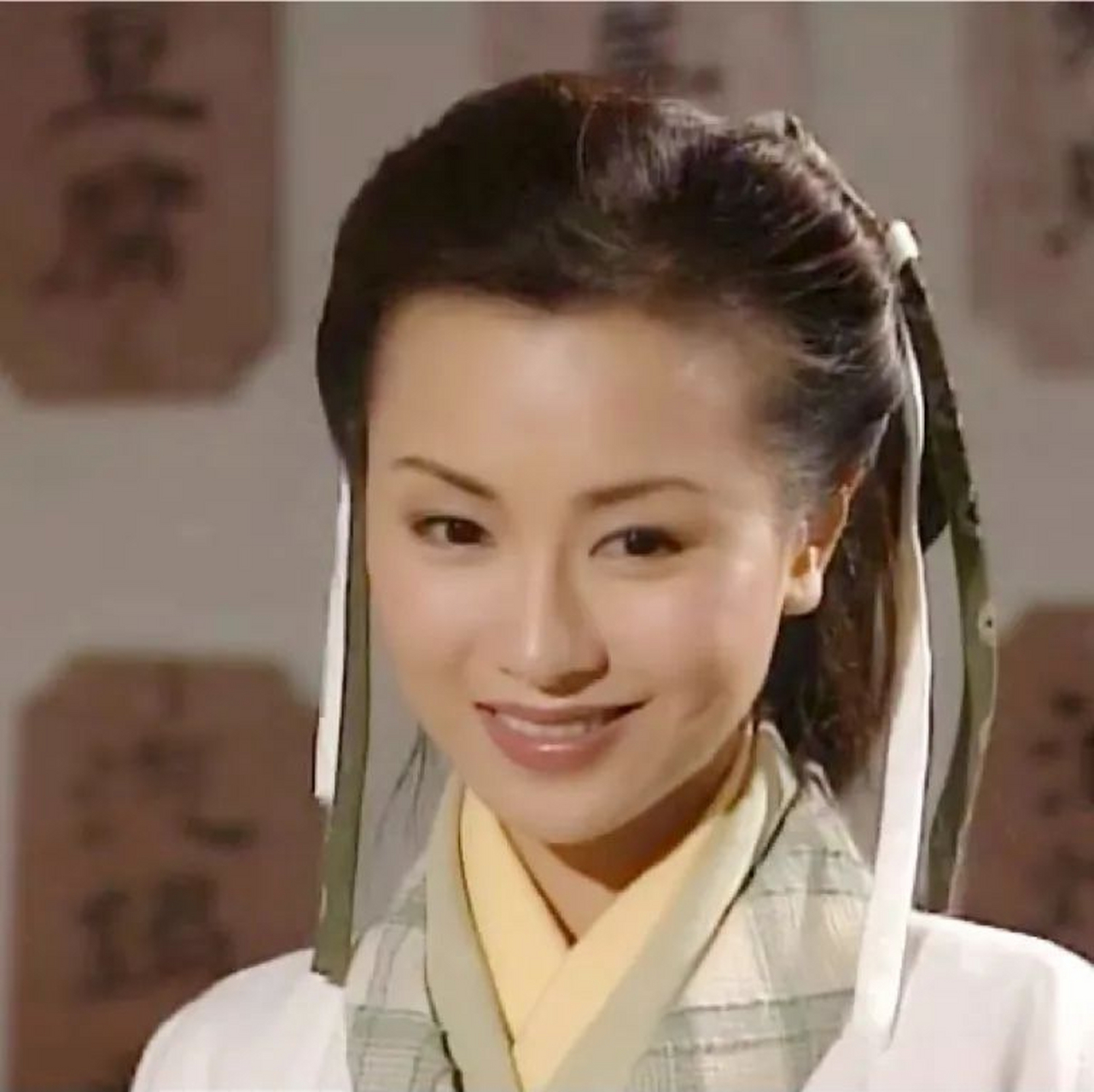 记得小时候看过《人龙传说》,袁洁莹真的美到无法形容!