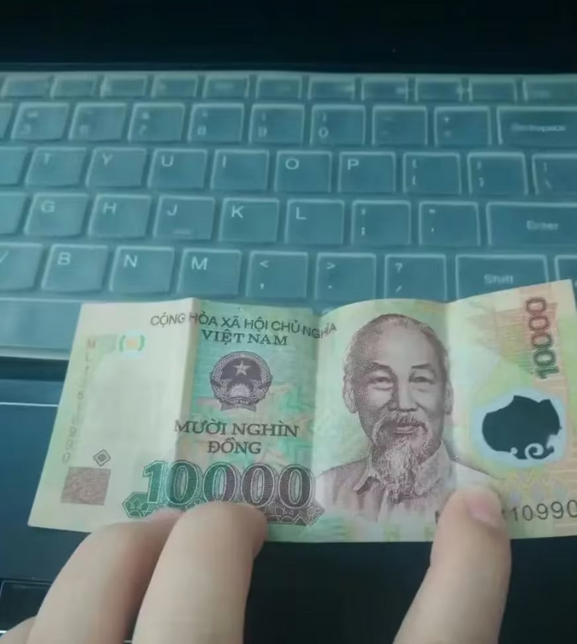 到了越南才知道,原来人民币这么值钱,3000块钱就能兑换1000万越南盾