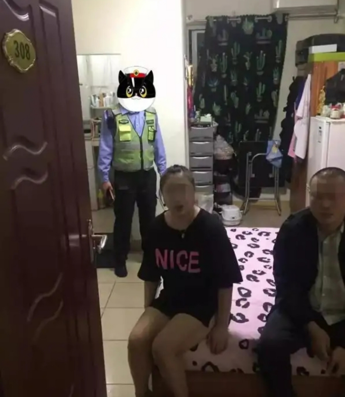 据相关报道,广东省内城中村的卖淫女的标价大多为40元一次,100元三次