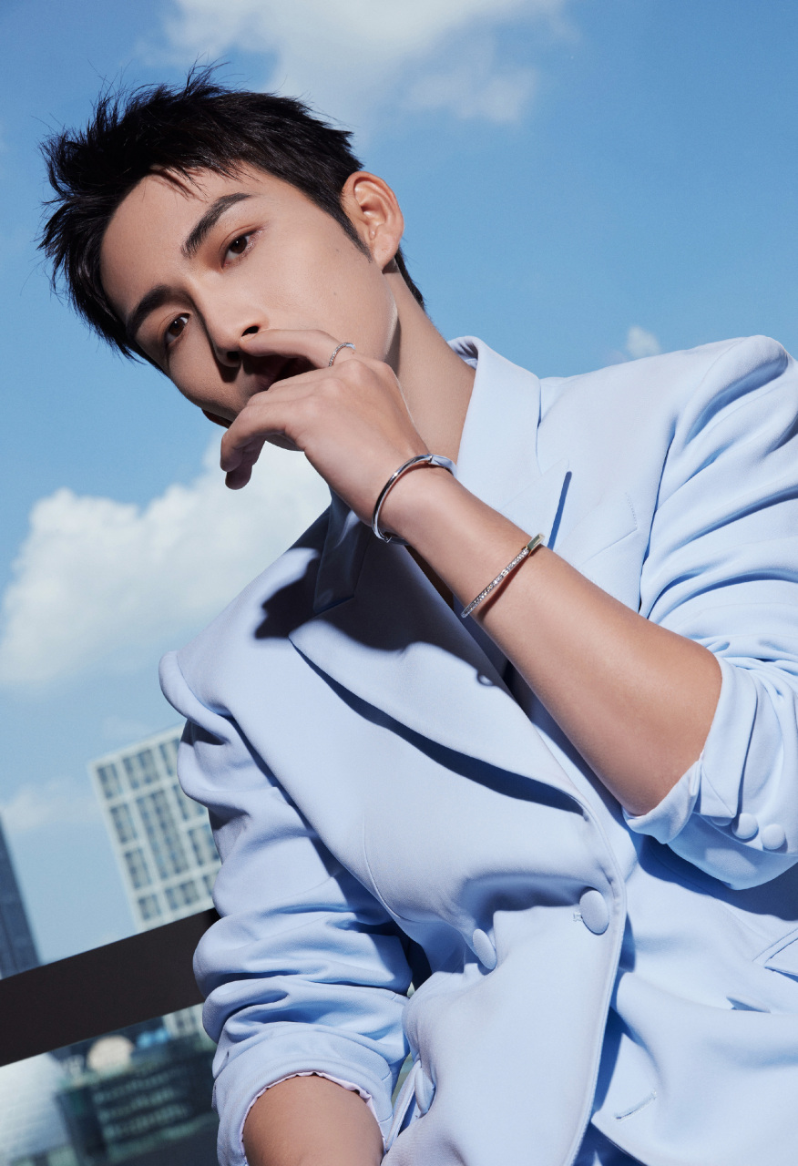 张彬彬蓝衣写真[心]