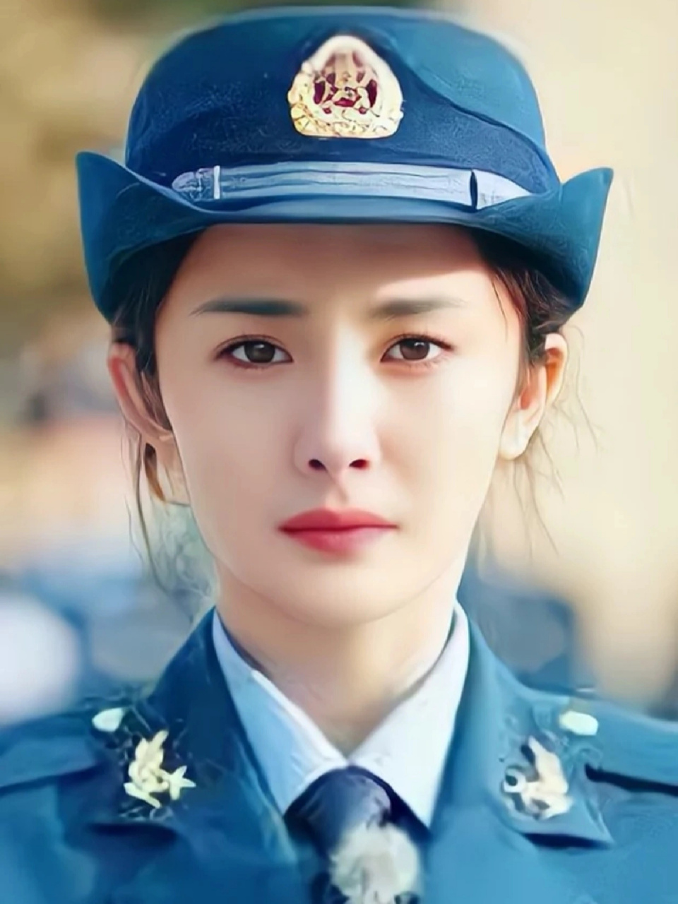 英姿飒爽的军装照,谁最好看?#杨幂# #赵丽颖