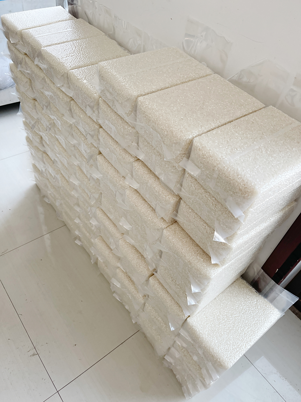 老客户说想要一百斤五常大米,问我多久能到货?