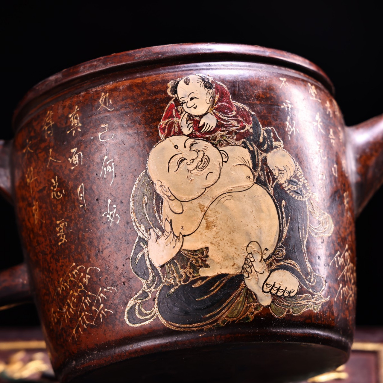 珍品旧藏收罕见清代宫廷御藏纯手绘描金紫砂壶 配老高浮雕彩绘木盒