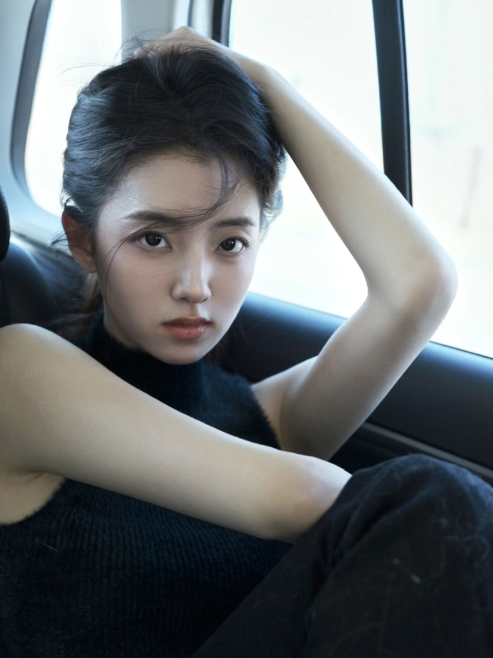 挺喜欢这种长相干净的女孩