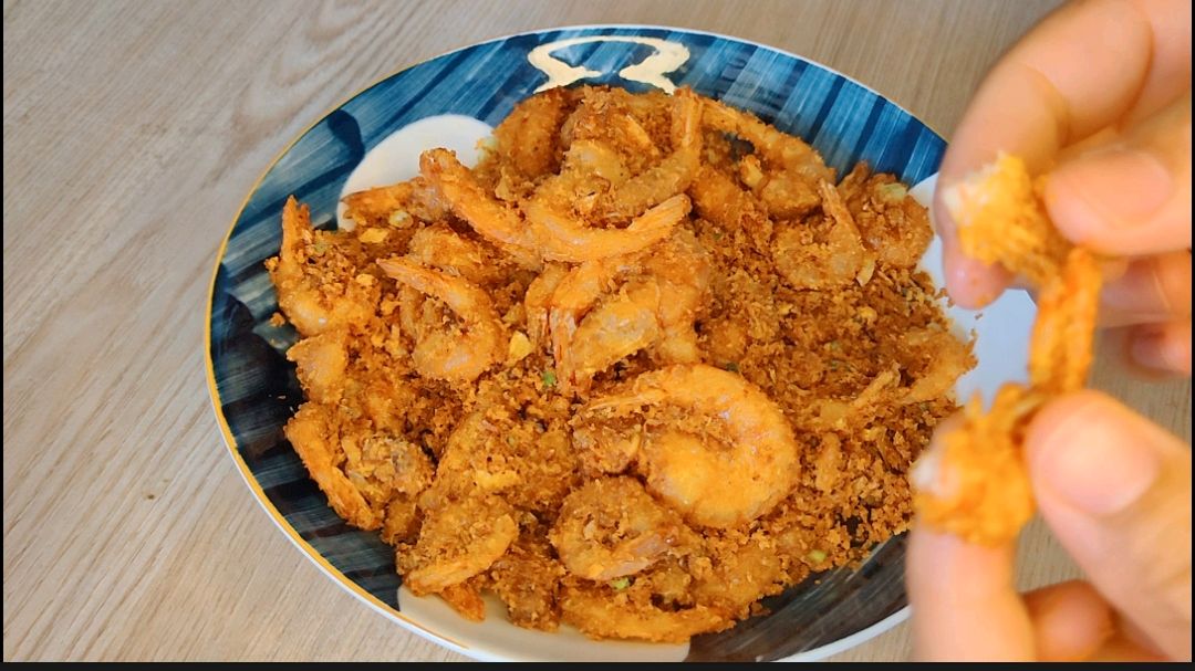 基围虾试试用面包糠炒着吃,鲜香酥脆,营养又好吃