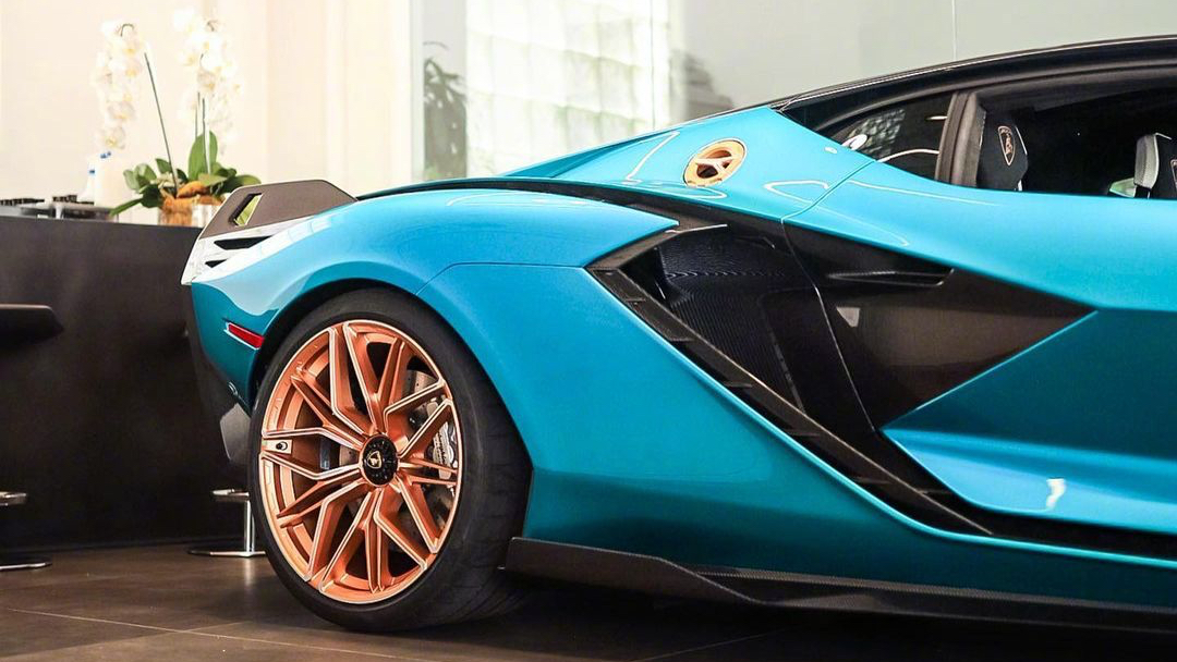 解读兰博基尼sian,约合人民币2558万元,配备6.5升v12发动机