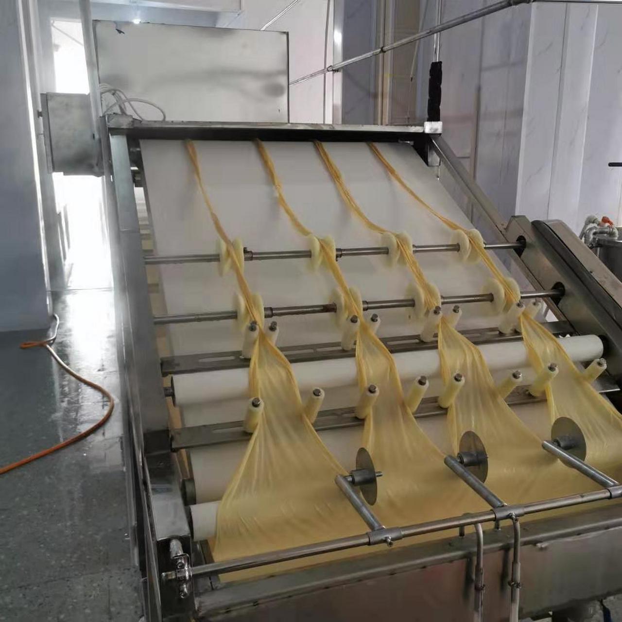 做腐竹还是机器更简单 中科圣创自动腐竹机厂家可定做设备 帮助规划