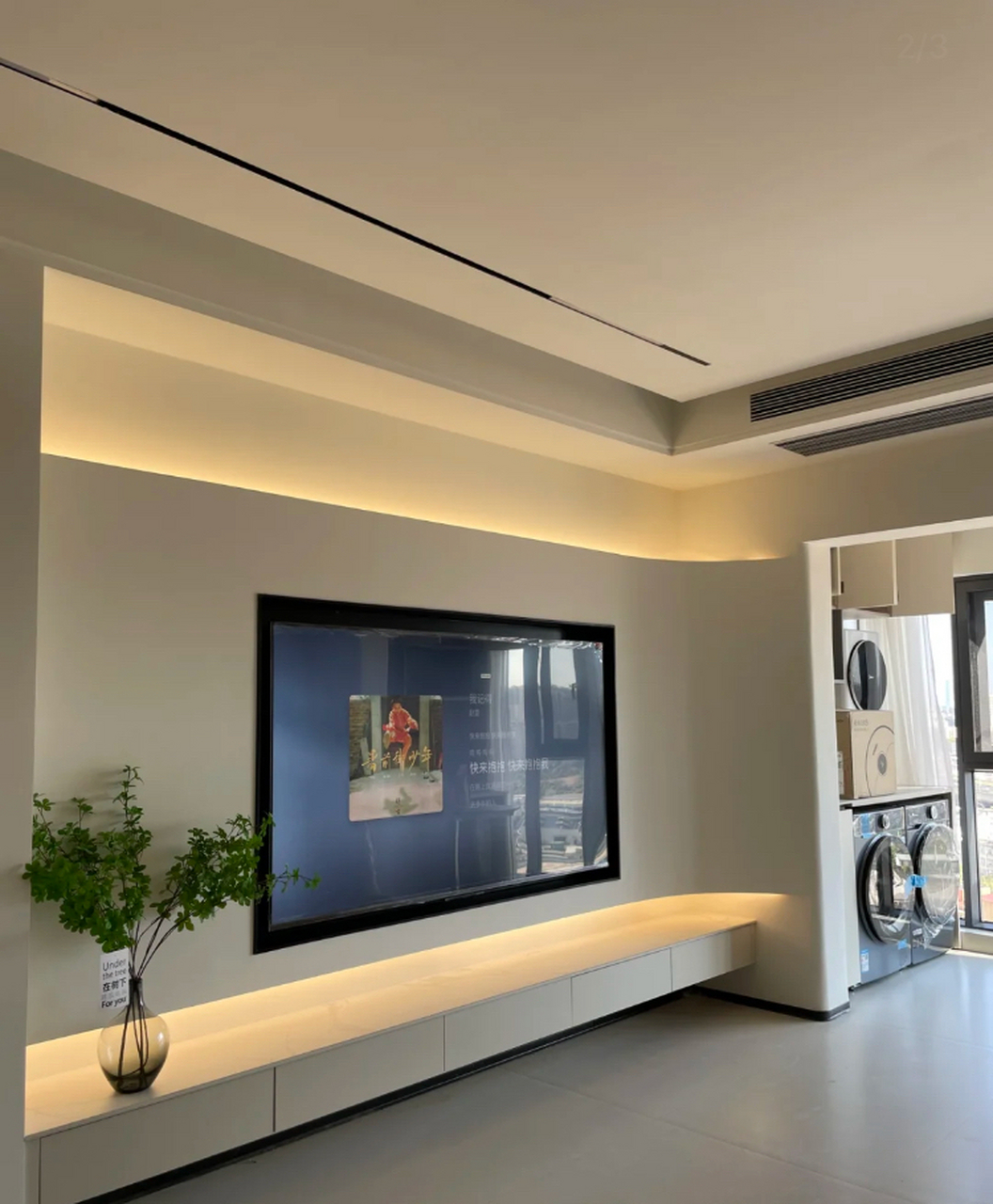 穷装就装这电视背景墙,效果很高级耐看,搭龙骨架打底,面贴石膏板,刮