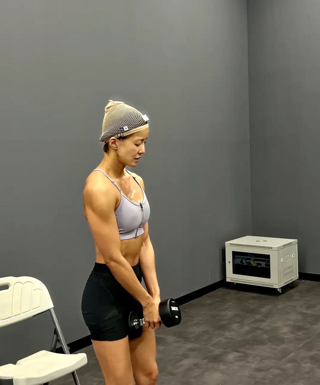 韩国演员李诗英展现完美的身材[鲜花][鲜花][鲜花]