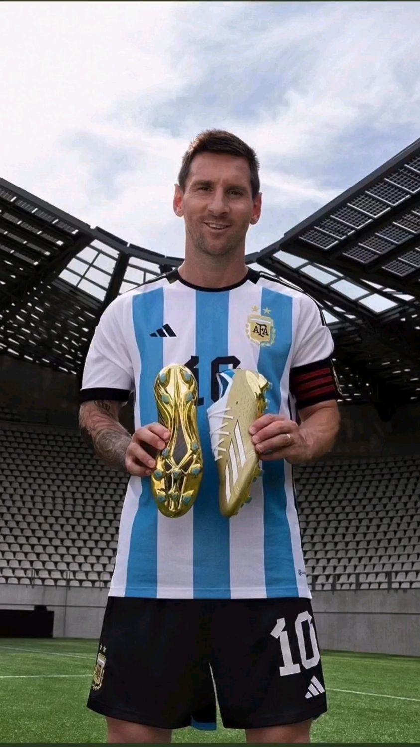 梅西卡塔尔世界杯战靴发布,灵感来源于06世界杯所穿战靴.