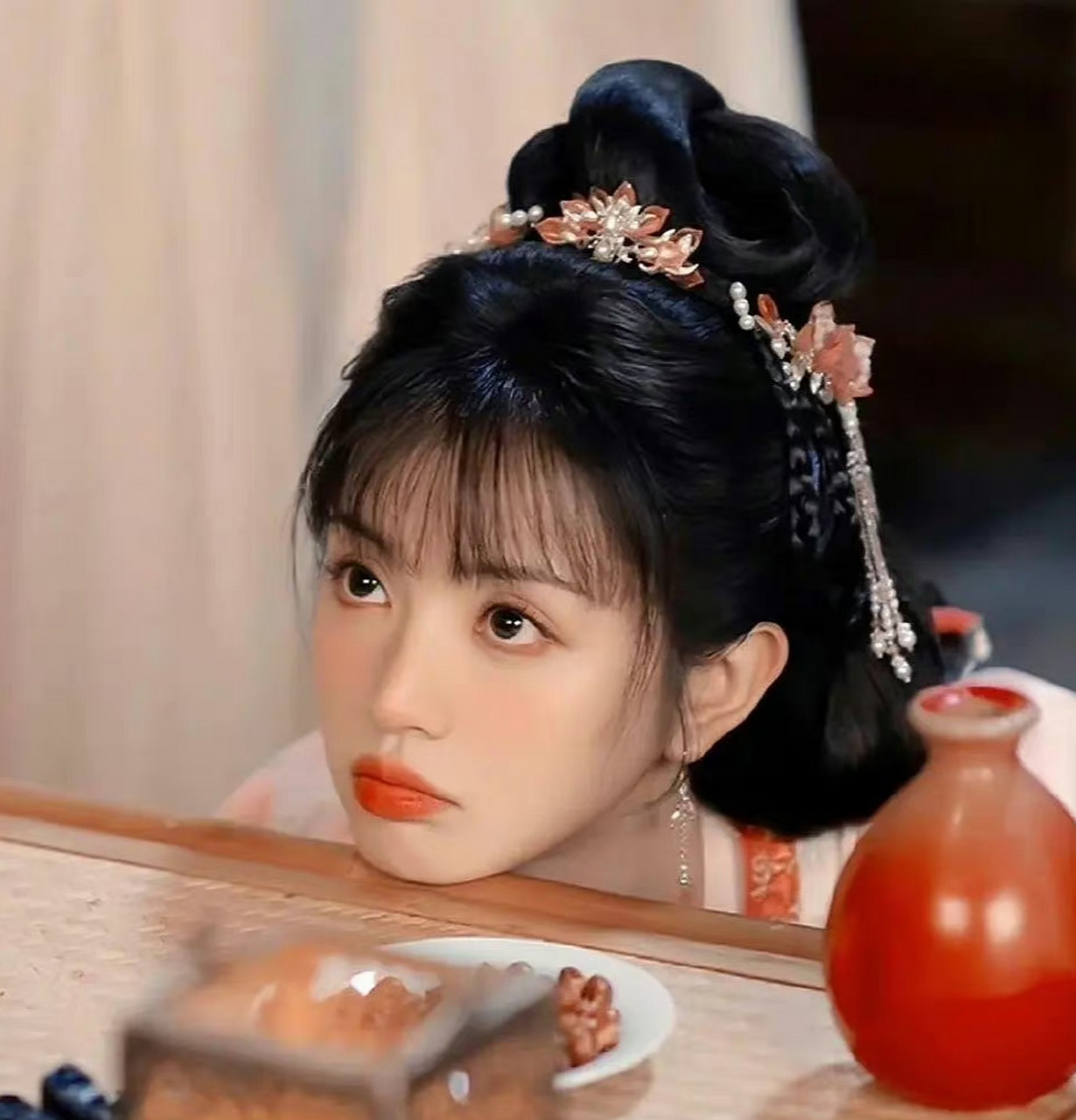 田曦薇# #大奉打更人# #田曦薇大奉打更人#所以是演谁呀,是妹妹,皇乔