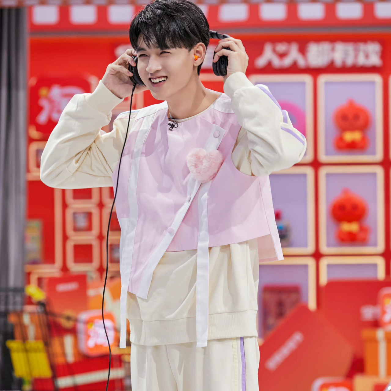 秦霄贤在《元音大冒险》中又爆料啦,被妈妈说怕媳妇,原来老秦也是个怕