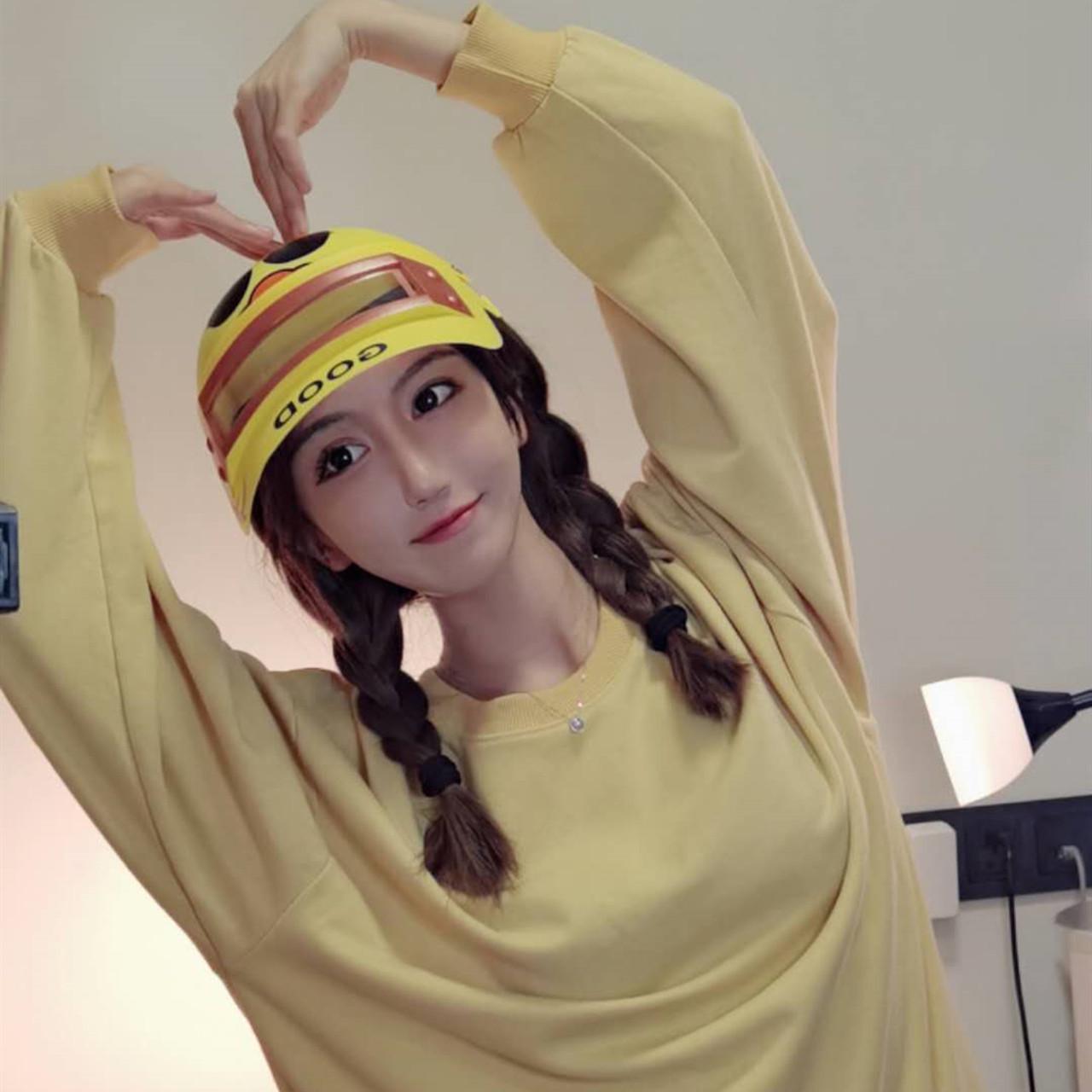 难怪比不过团团!呆妹儿为人气蹭助理热度,脸上却油到反光