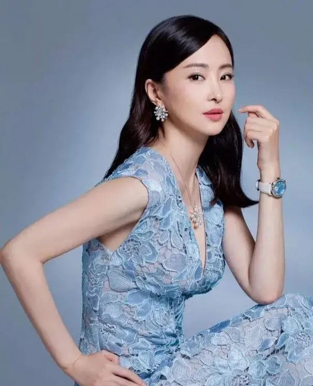 爆款练习生# 赵柯貌美气质佳,身材又好,不可多得,娇俏可爱,妩媚动人