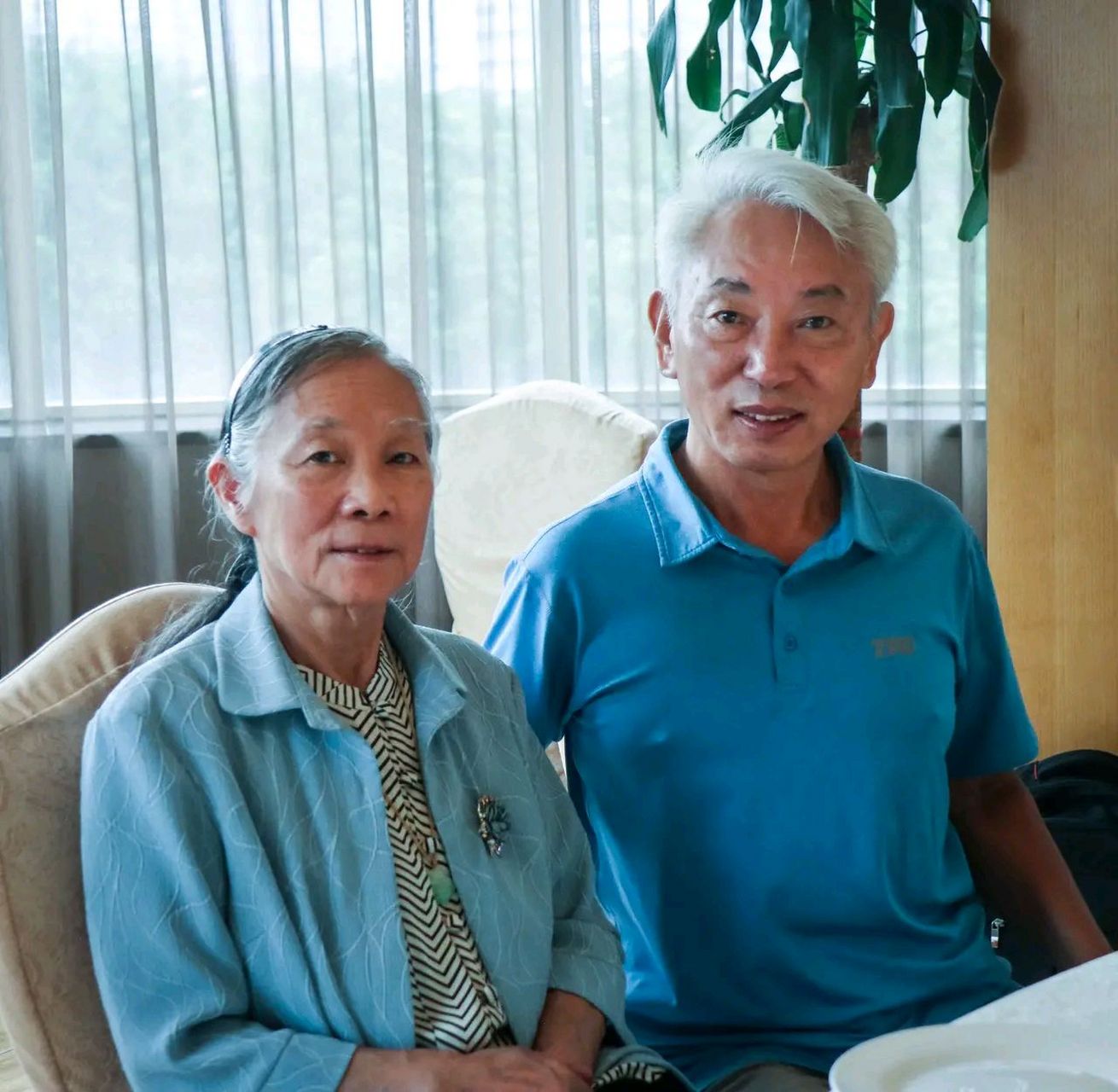 林豆豆近况照片,她今年78岁,没有开酒楼,一直从事近代史研究.