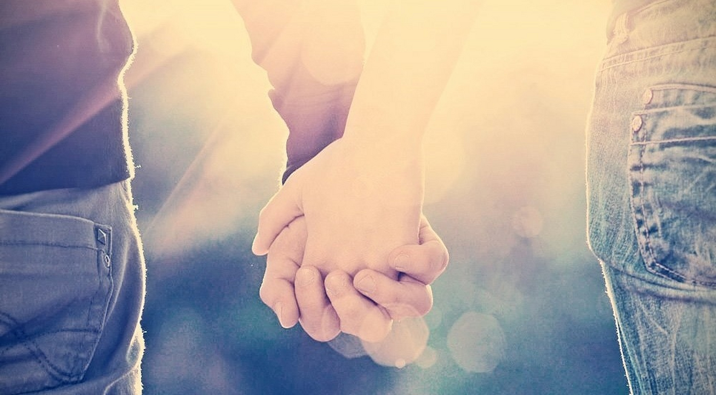 是的,两个人在一起过日子,除了风花雪月的浪漫,更多的是鸡毛蒜皮的