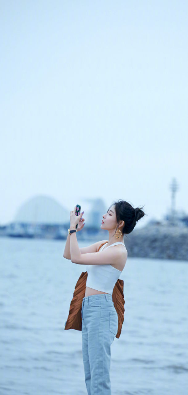 女神贾青 贾青怎么你就这么美呢,随意摆个姿势这么一拍就这么漂亮!这