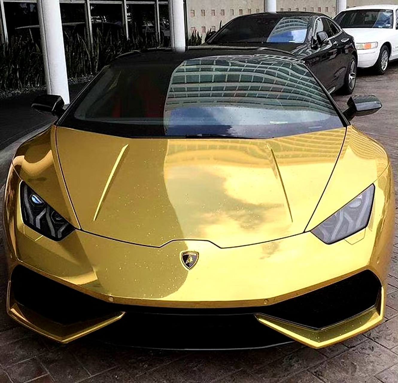 土豪金色的豪车 #豪车