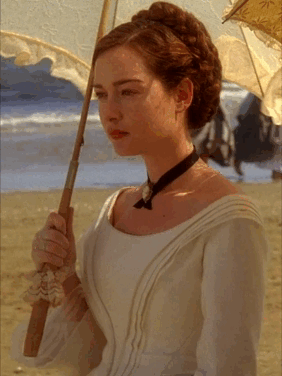 新版《茜茜公主》中最惊艳的10条裙子:低调的奢华,不比老版的差